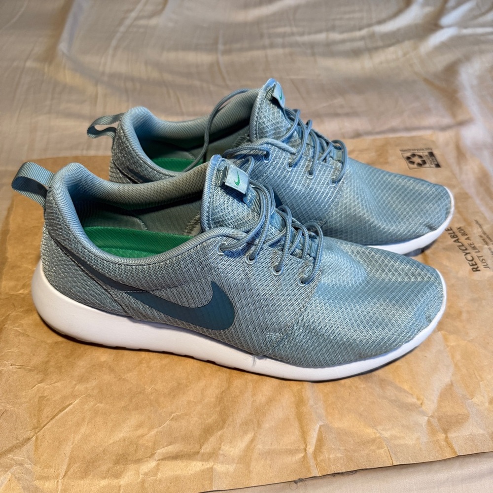 Nike Roshe One ‘Mica Blue’ Sneakers